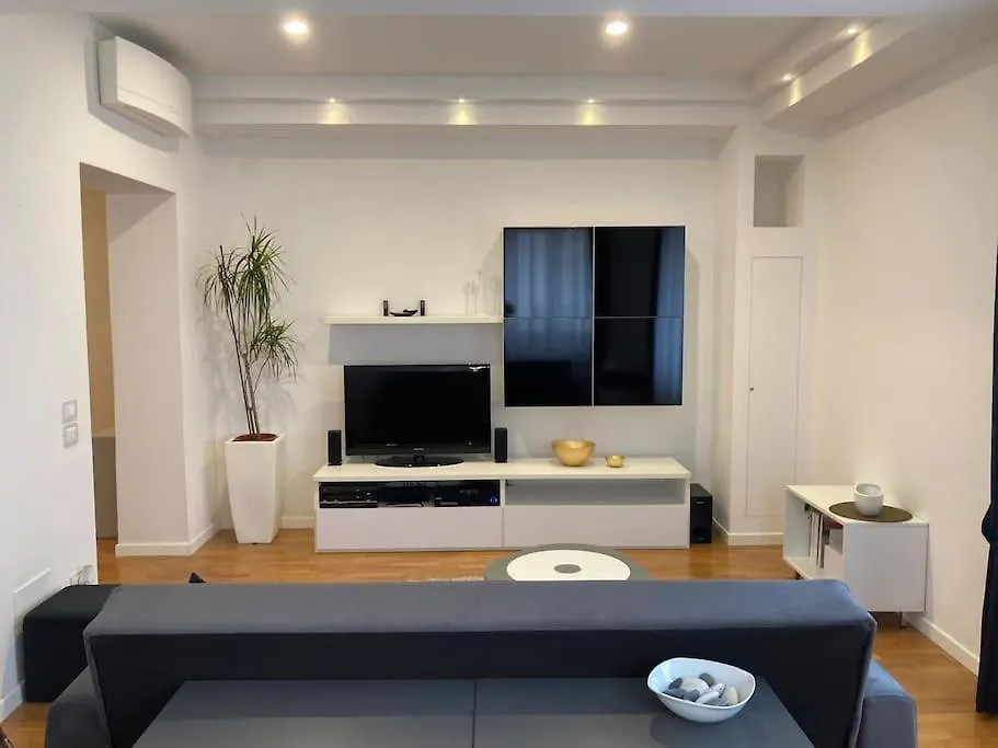 Thesan Lodge, Chic & Modern Design Apartment Grosseto
